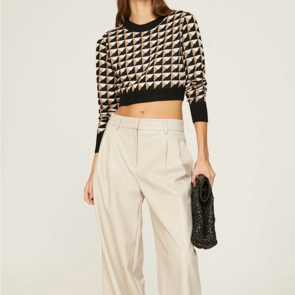 Geometric Patterned Crew Neck Sweater